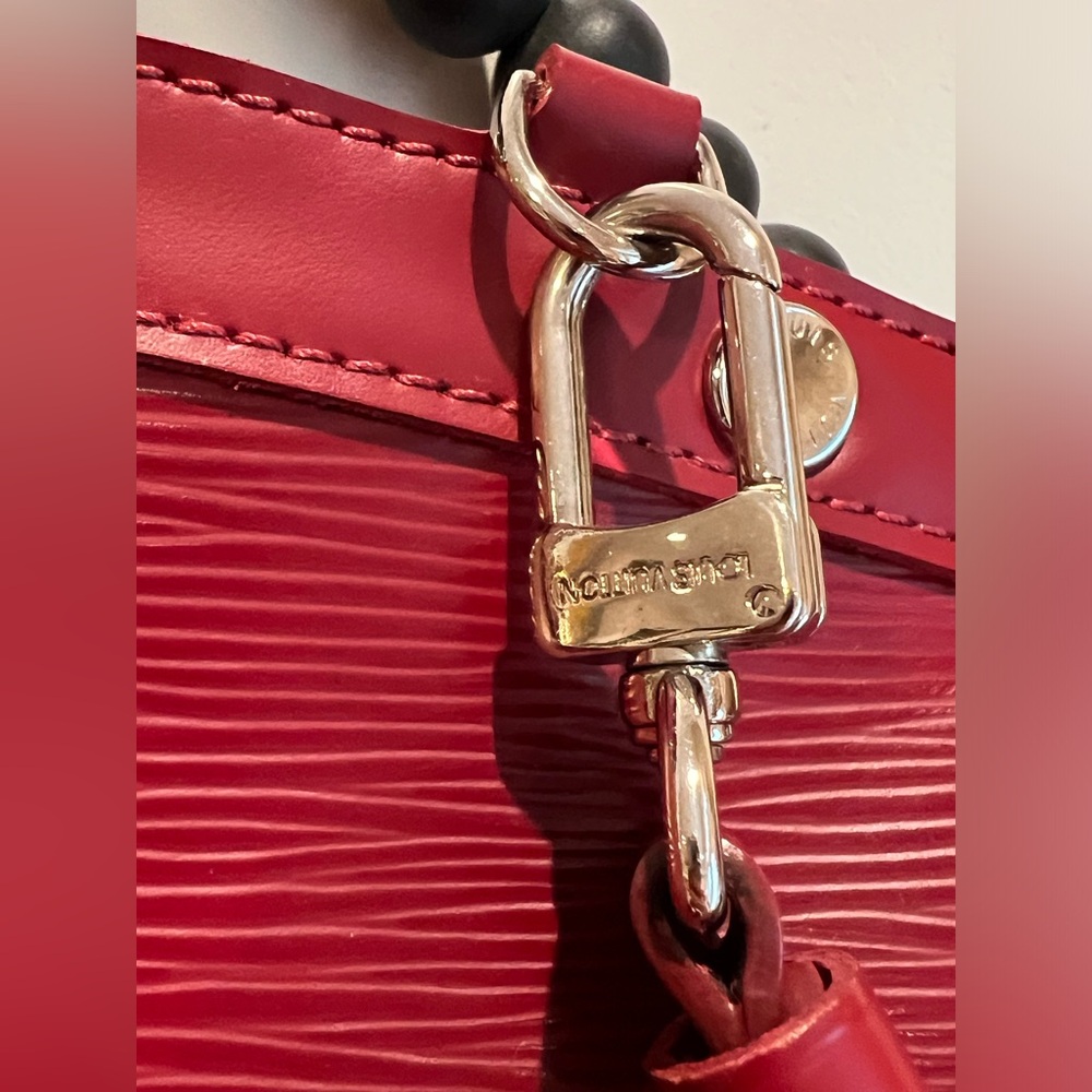 Louis Vuitton EPI Leather Brea MM Rubis Shoulder Purse Tote Bag Two Way LV Red - Picture 13 of 16
